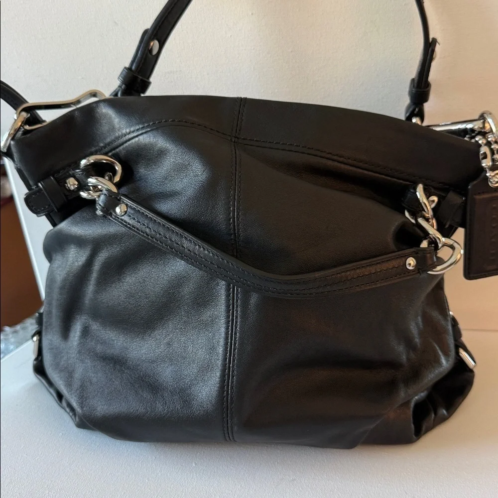 Vintage Coach Brooke #14820 Soft Leather Hobo Medium Purse Black & Silver